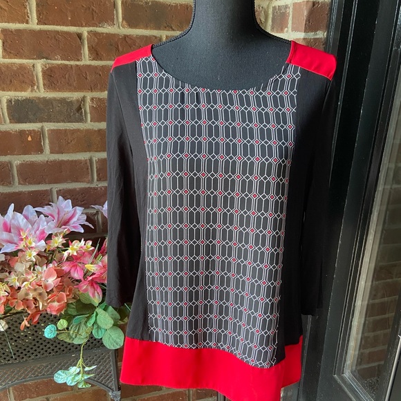 Chico’s Mock Layered Pullover top. Black & Red.  3/4 sleeve. Size 1/Medium - Picture 2 of 7